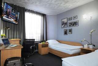 Гостиница Маринс Парк Отель Екатеринбург Стандартный двухместный номер с 2 отдельными кроватями-2