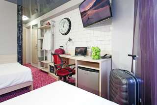 Гостиница Маринс Парк Отель Екатеринбург Улучшенный двухместный номер с 2 отдельными кроватями-6